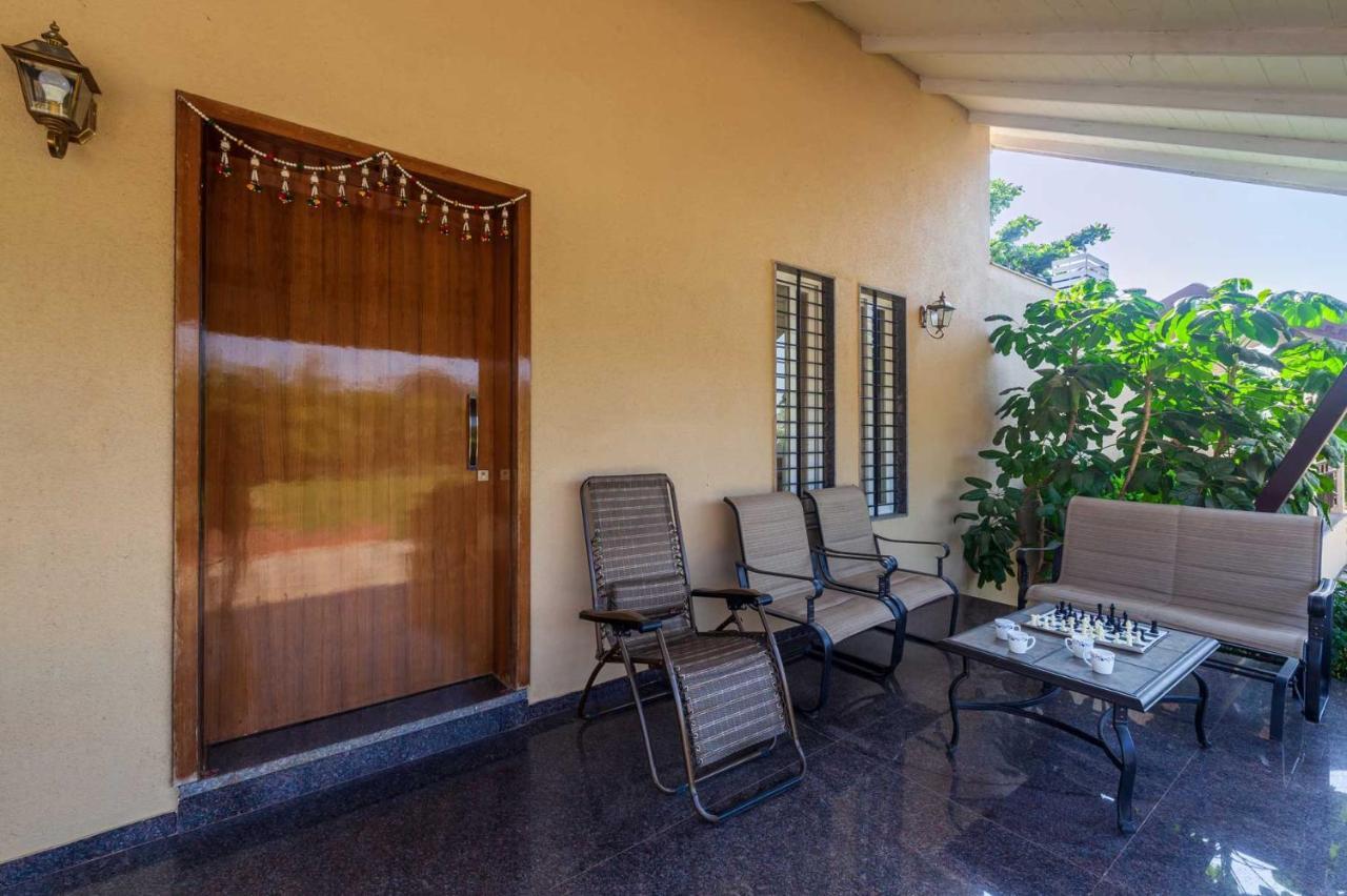 Luna Villa By Stayvista - Lakeside Charm With Terrace, Lush Lawn & Modern Decor Nashik Exterior foto
